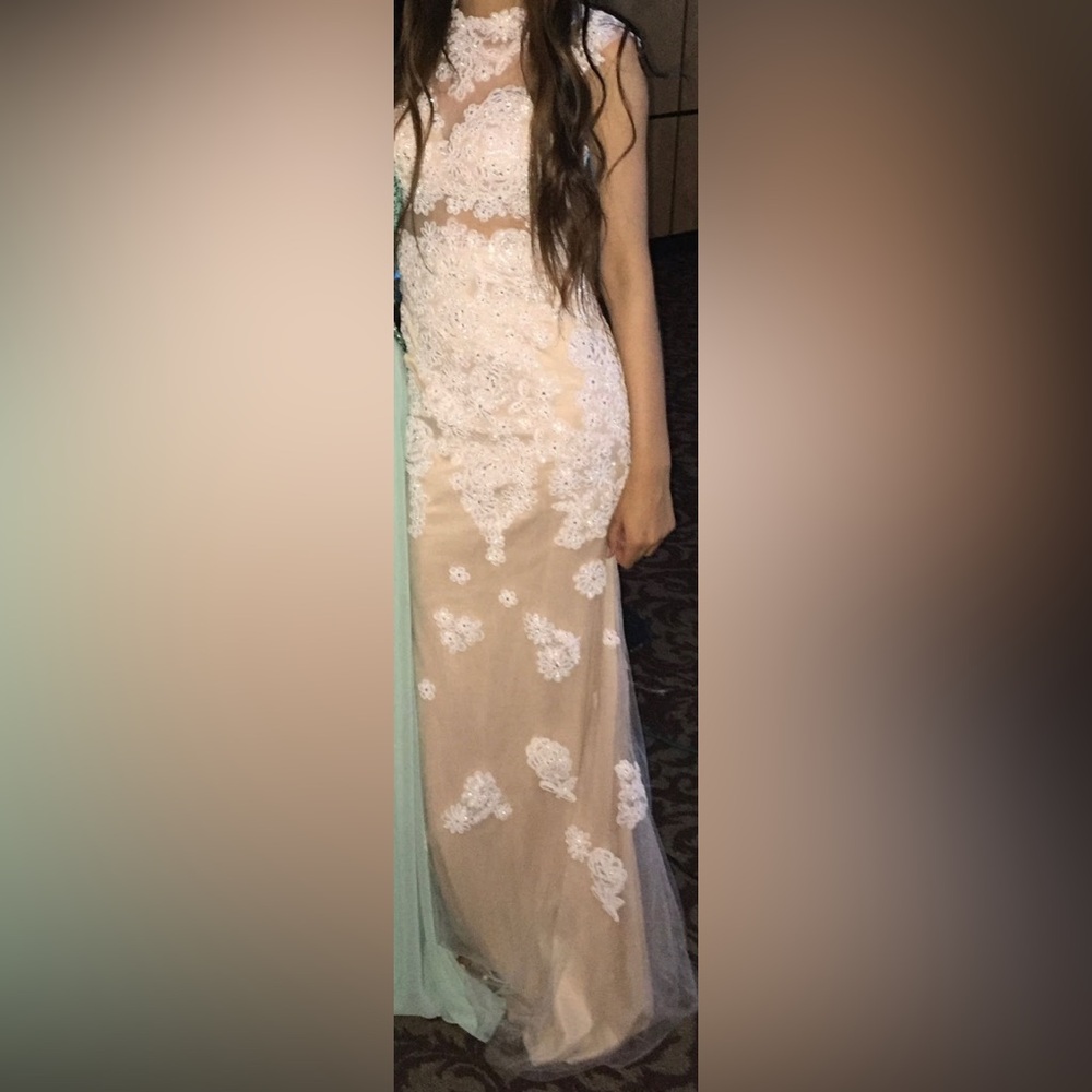 Elegant Lace Evening Gown - White